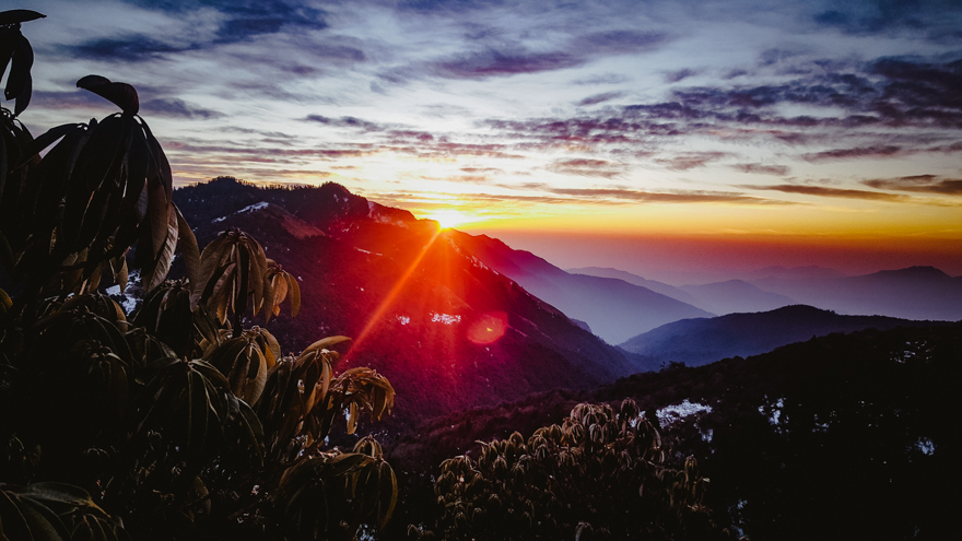 Rasarit de soare pe Poon Hill in Nepal