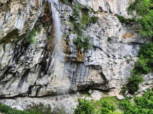 Cascada Vânturătoarea, Valea Cernei